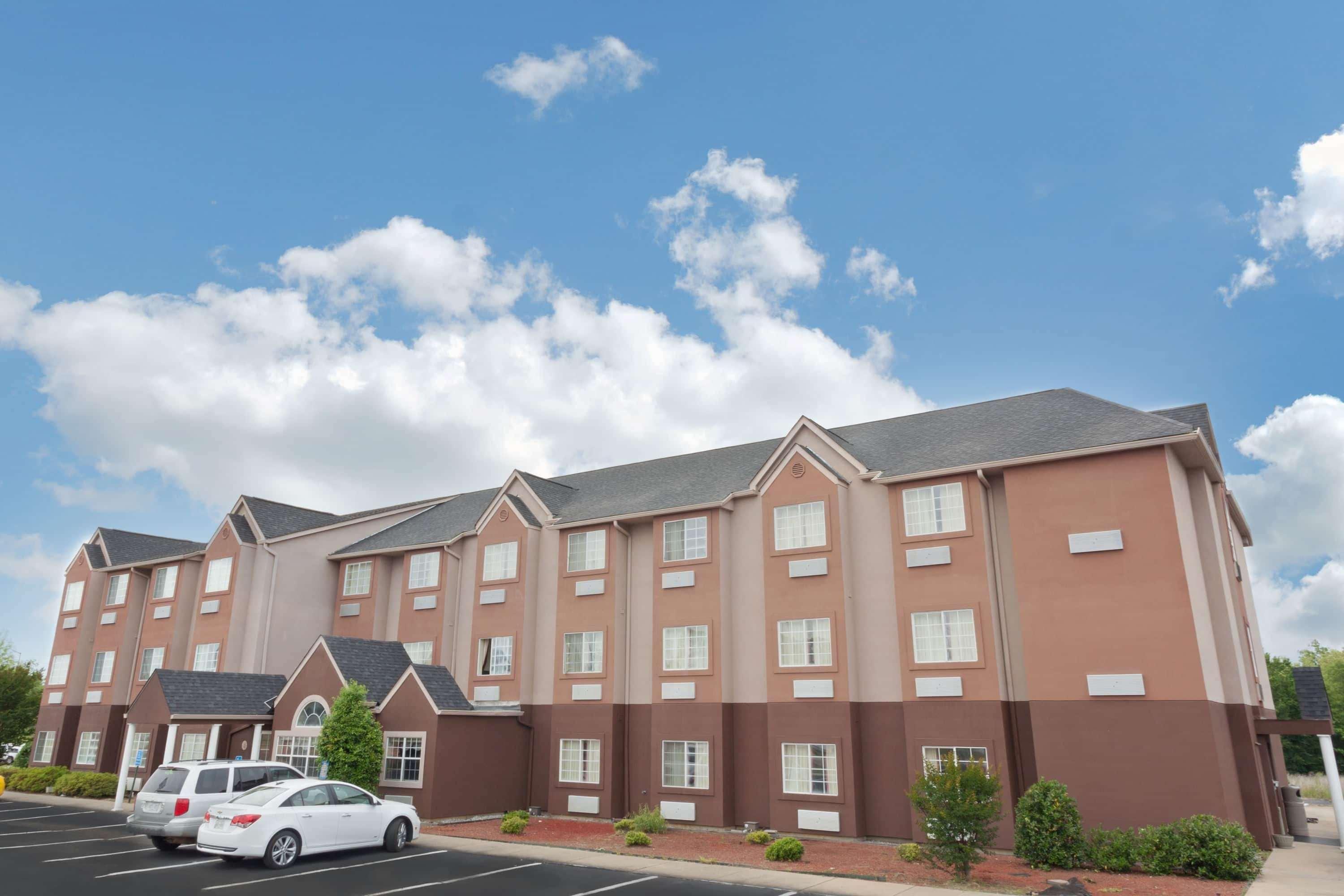 Microtel Inn & Suites By Wyndham Brandon Exterior foto